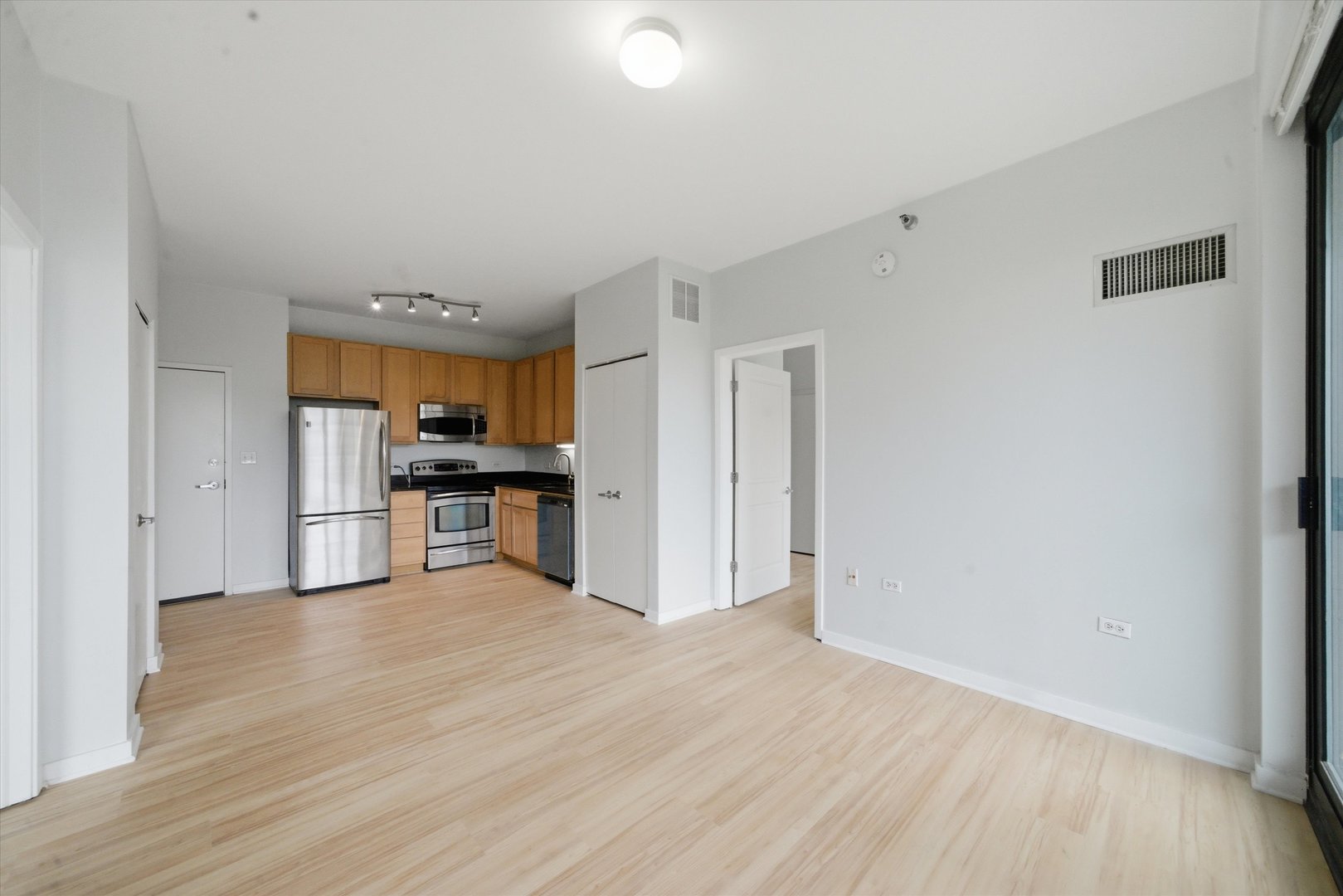 1 E 8th Street Unit: 302