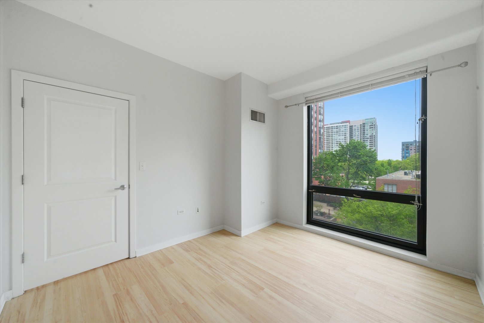 1 E 8th Street Unit: 302