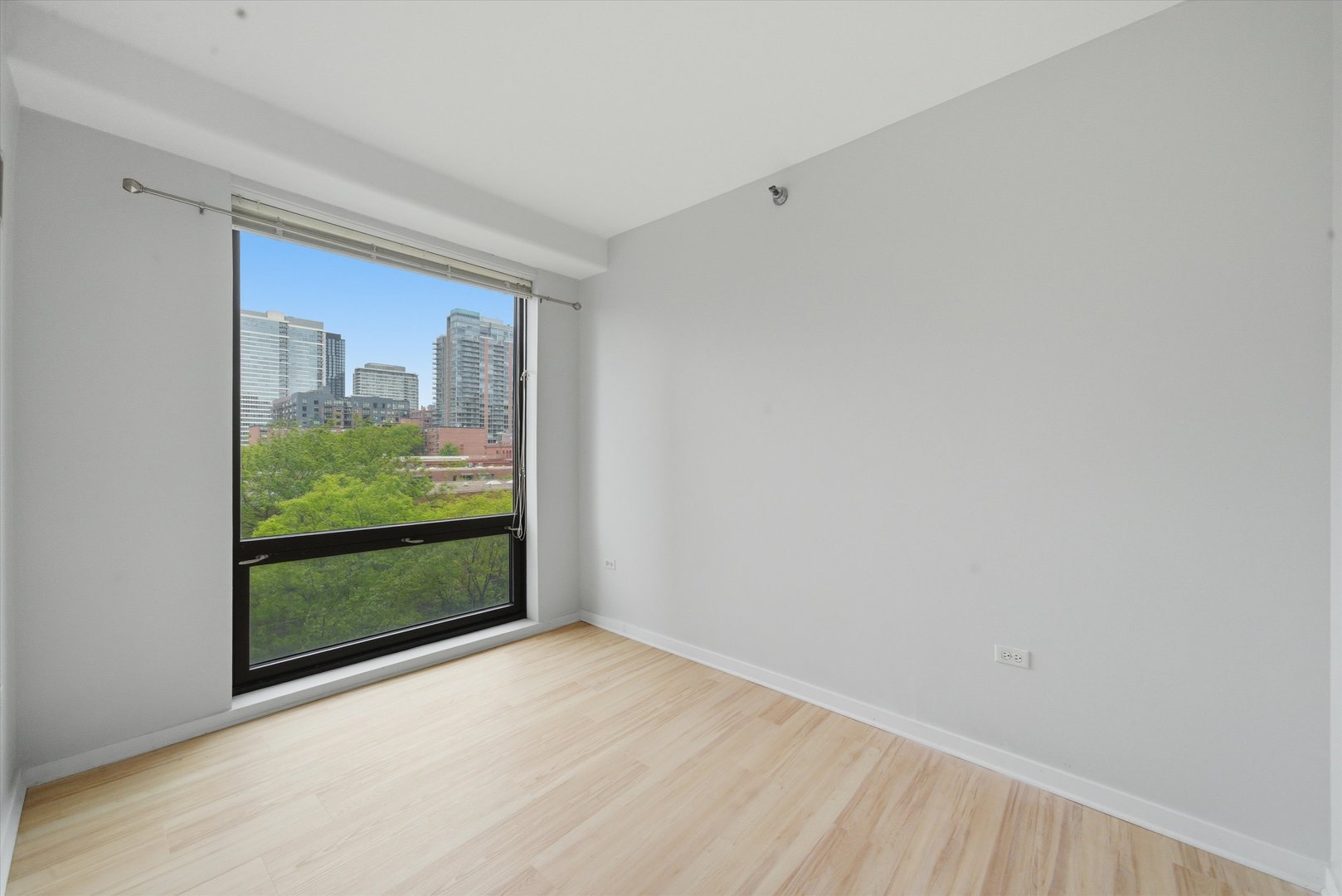 1 E 8th Street Unit: 302