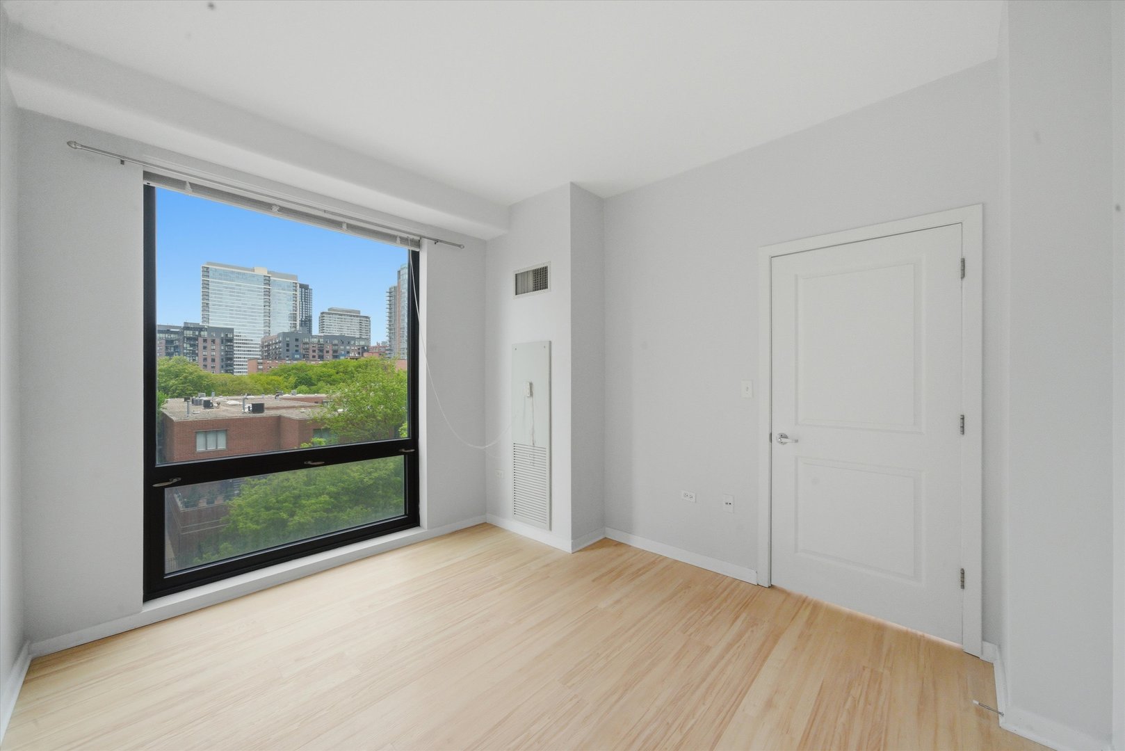 1 E 8th Street Unit: 302