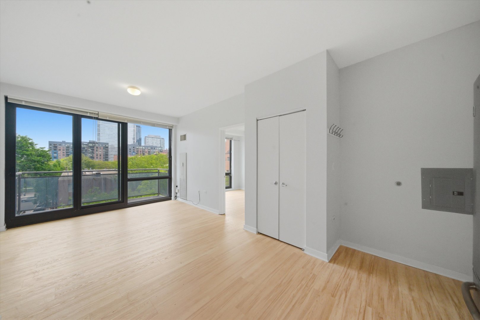 1 E 8th Street Unit: 302