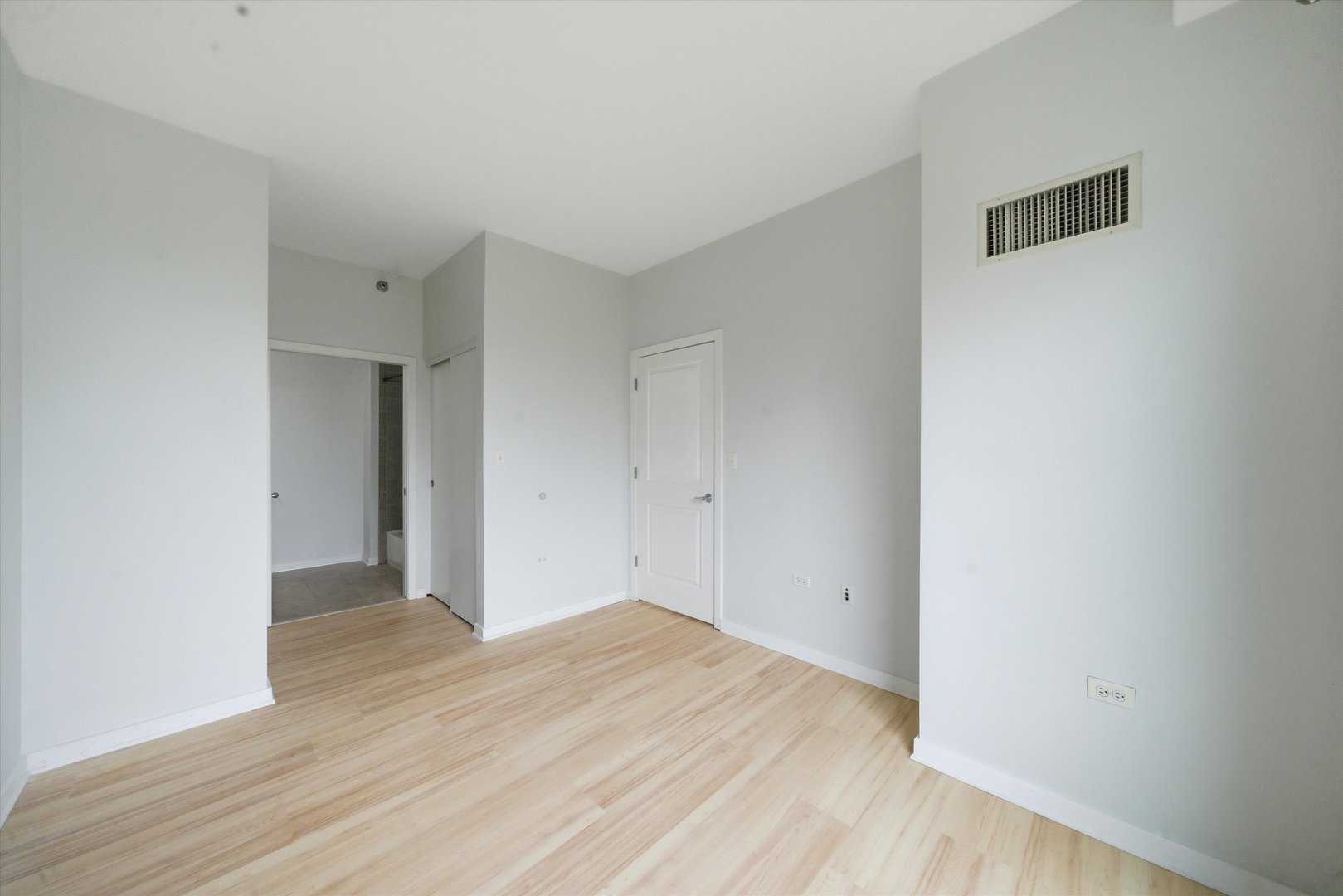 1 E 8th Street Unit: 302