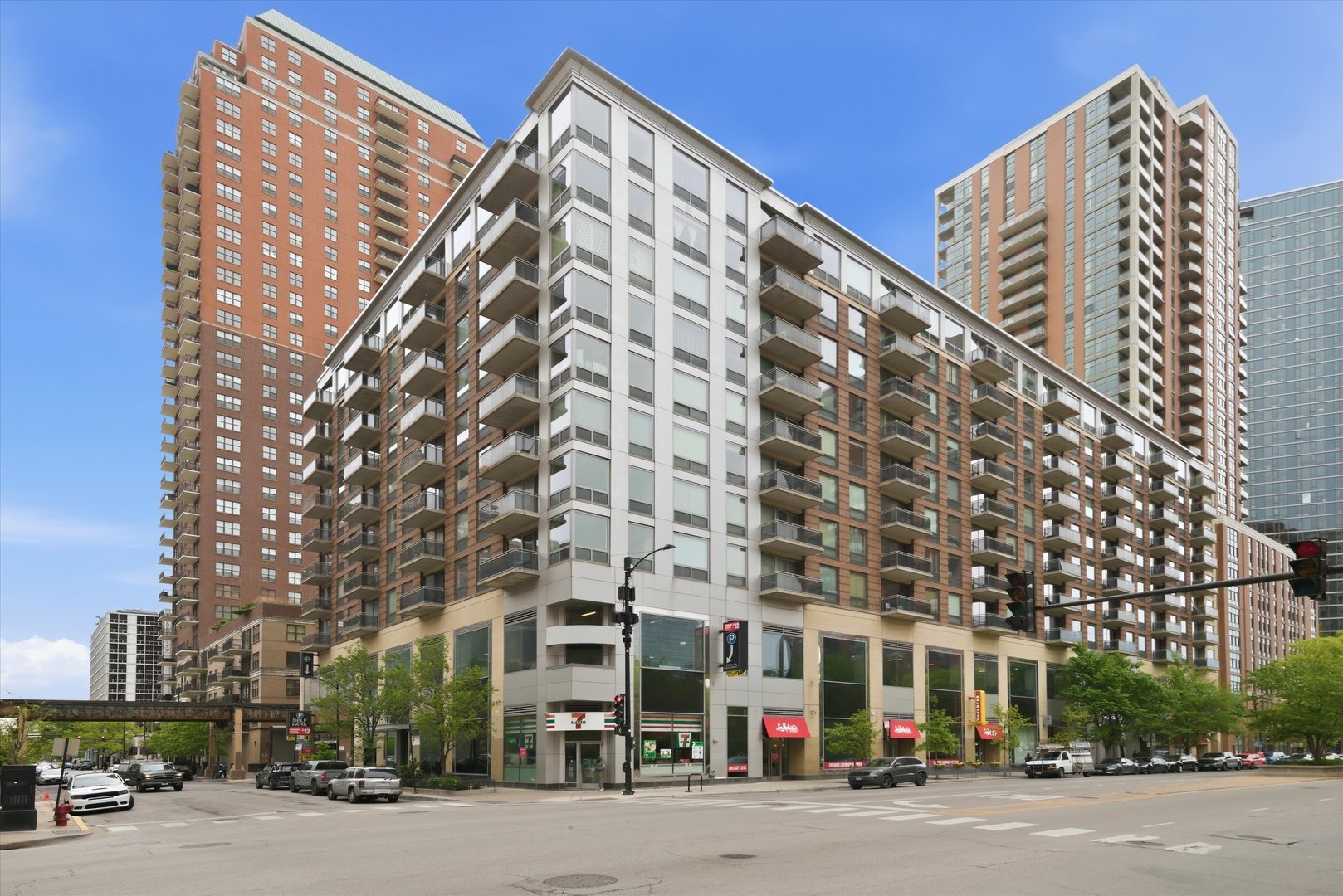 1 E 8th Street Unit: 302