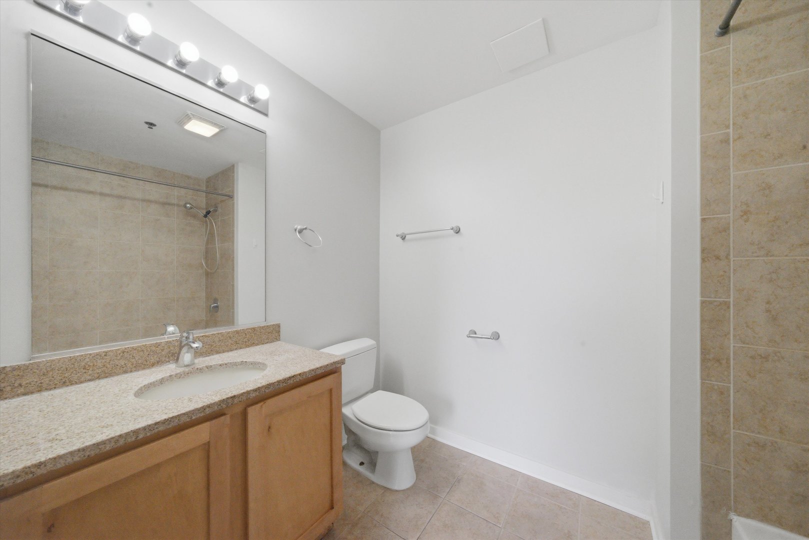 1 E 8th Street Unit: 302