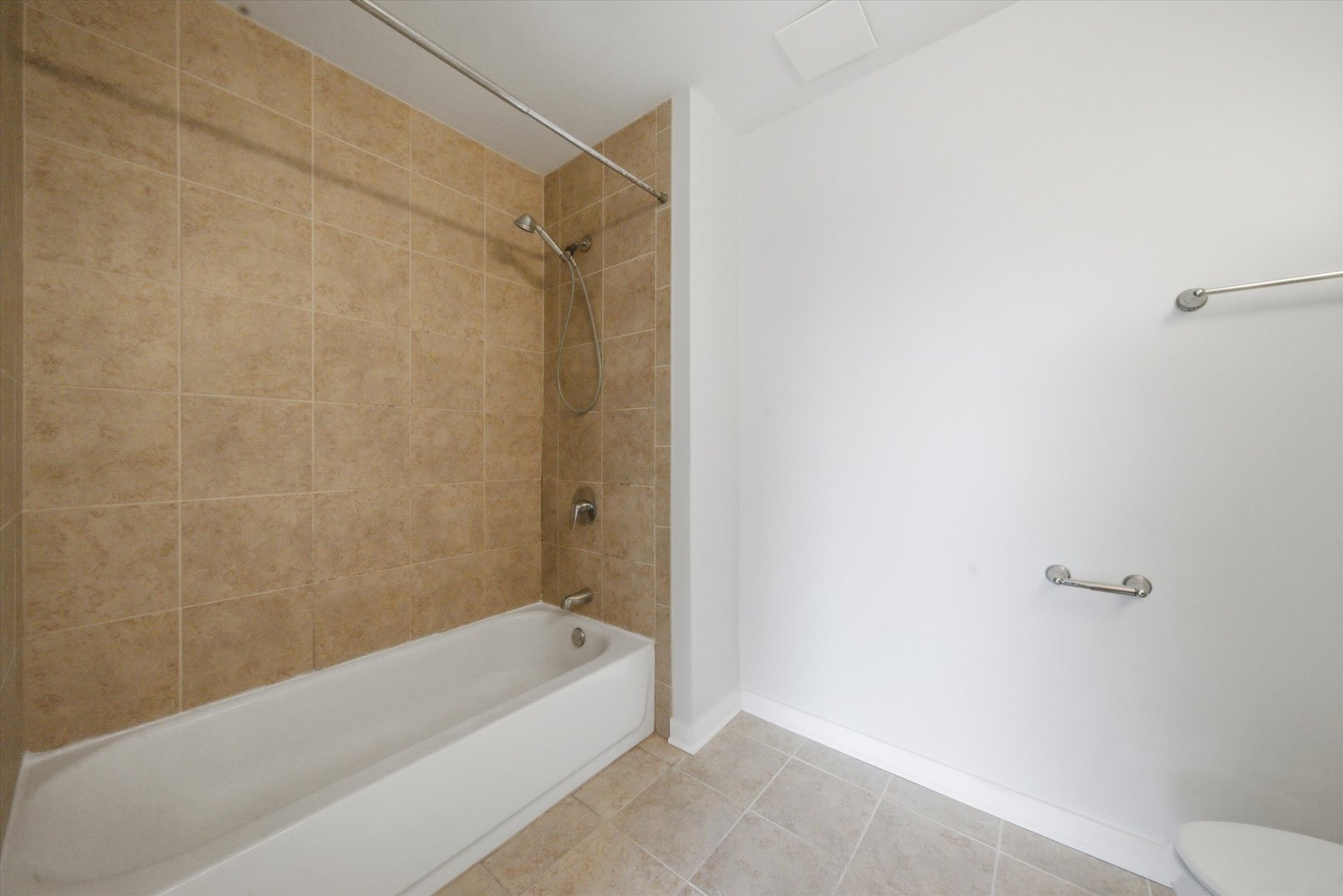 1 E 8th Street Unit: 302