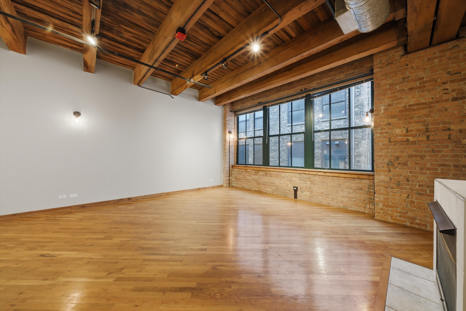 732 S Financial Place Unit: 713