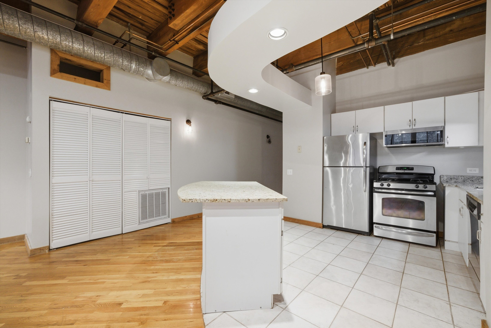 732 S Financial Place Unit: 713