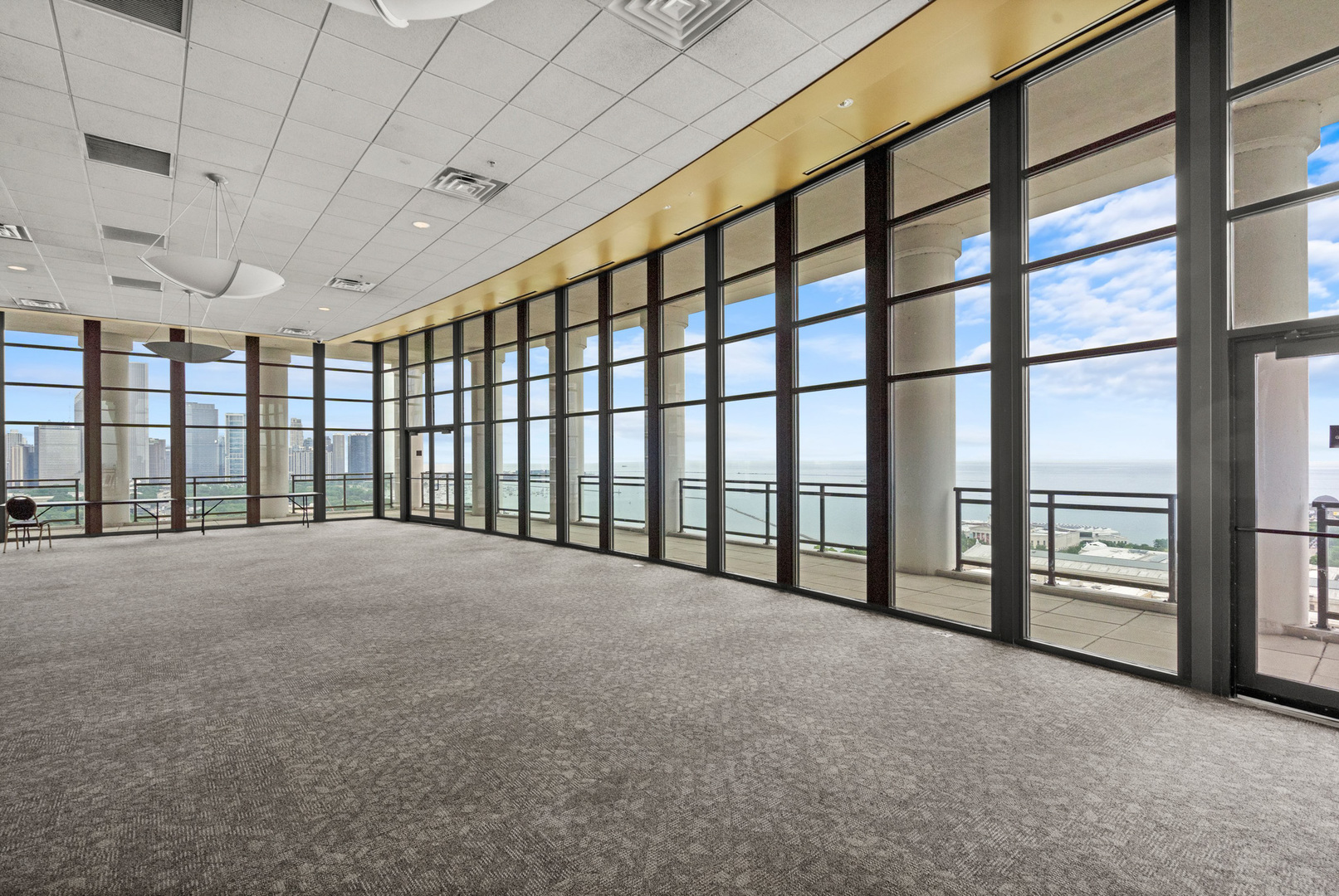 233 E 13th Street Unit: 909