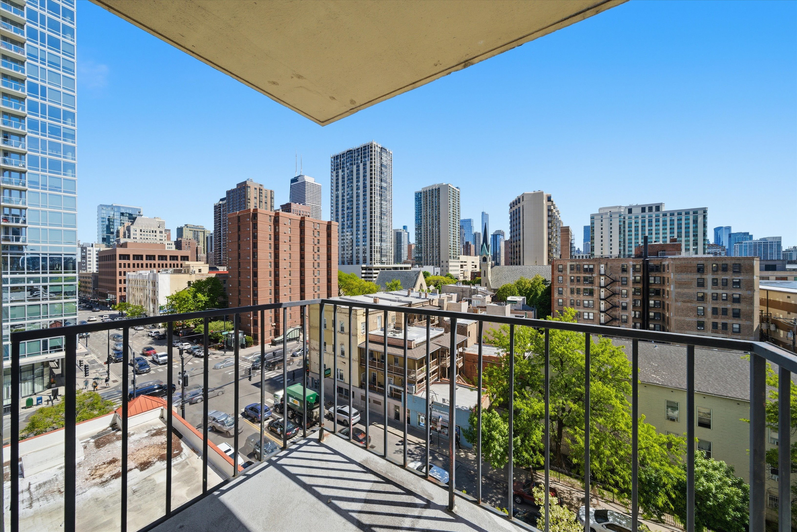 1212 N Lasalle Drive Unit: 701