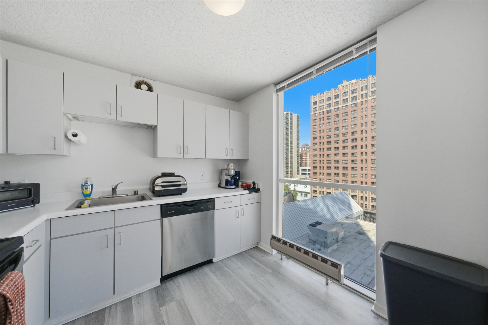 1212 N Lasalle Drive Unit: 701