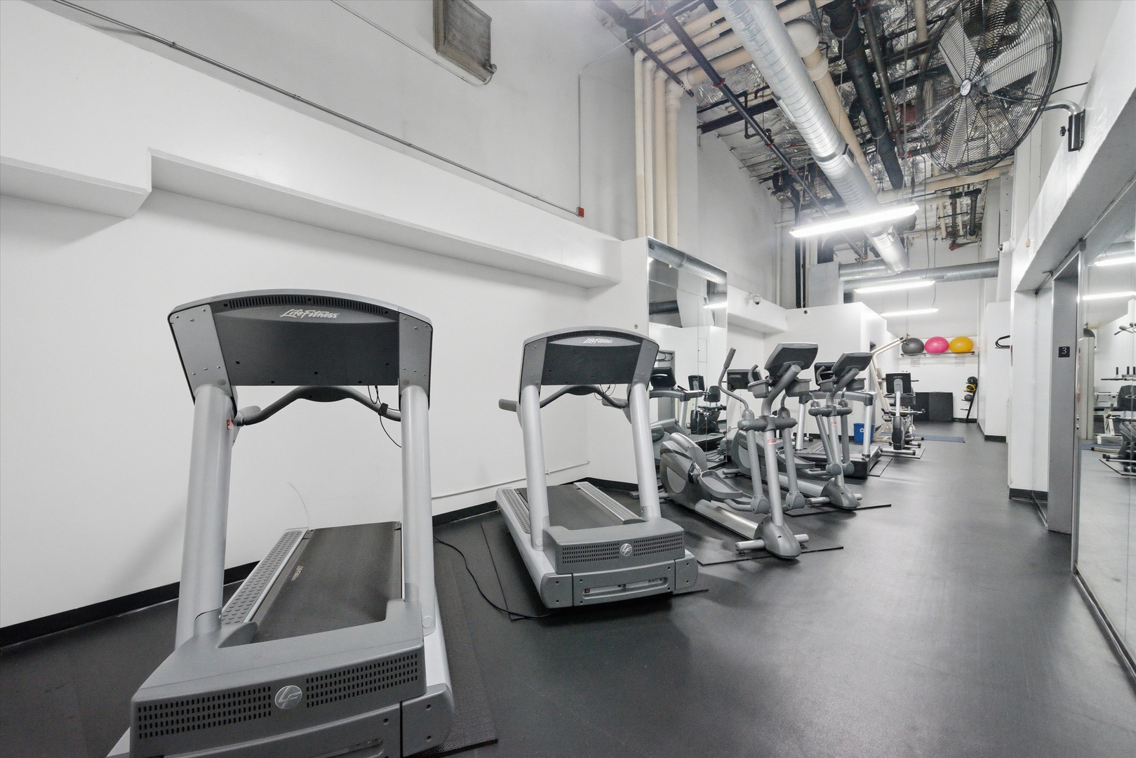 1212 N Lasalle Drive Unit: 701