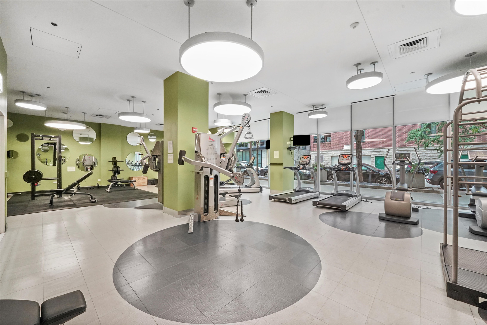 123 S Green Street Unit: 702B