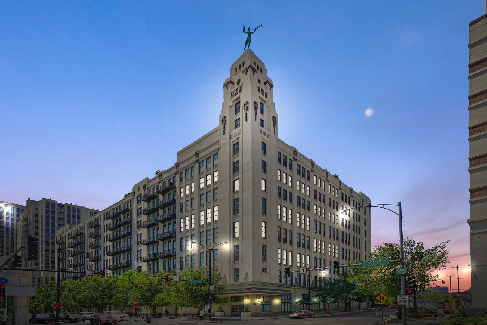 758 N Larrabee Street Unit: 514