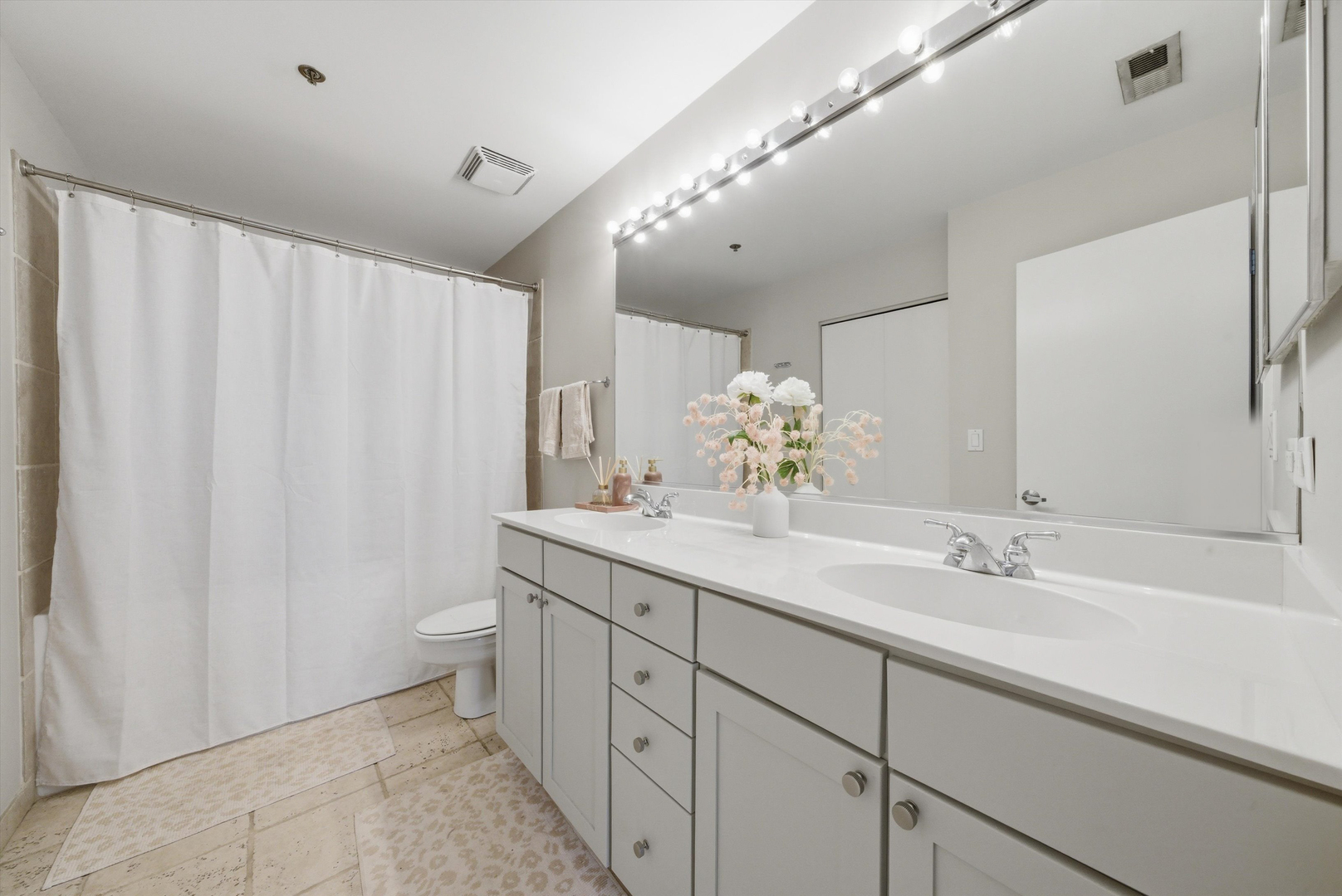 758 N Larrabee Street Unit: 514