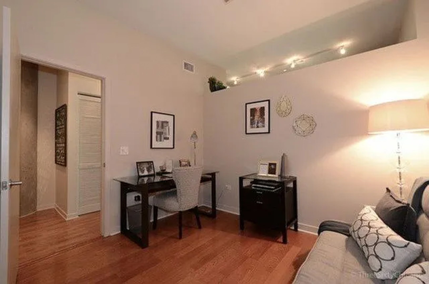 700 N Larrabee Street Unit: 2013
