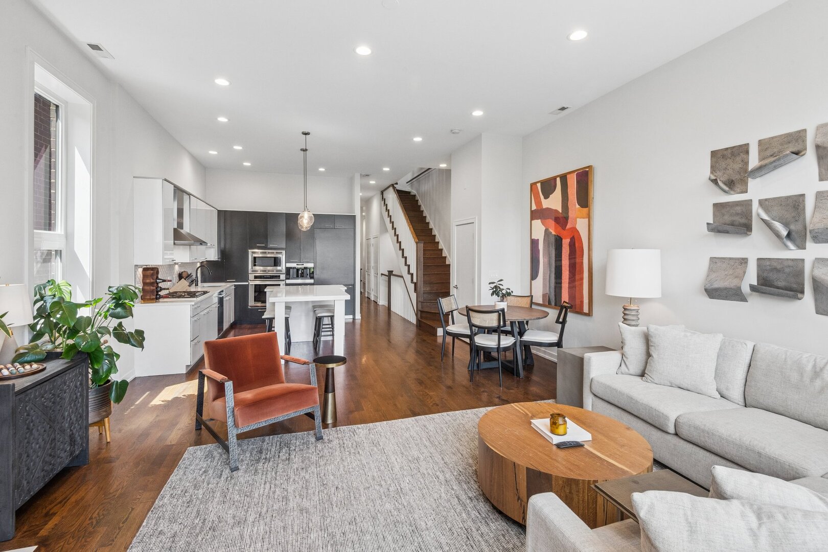 1536 W Walton Street Unit: 3