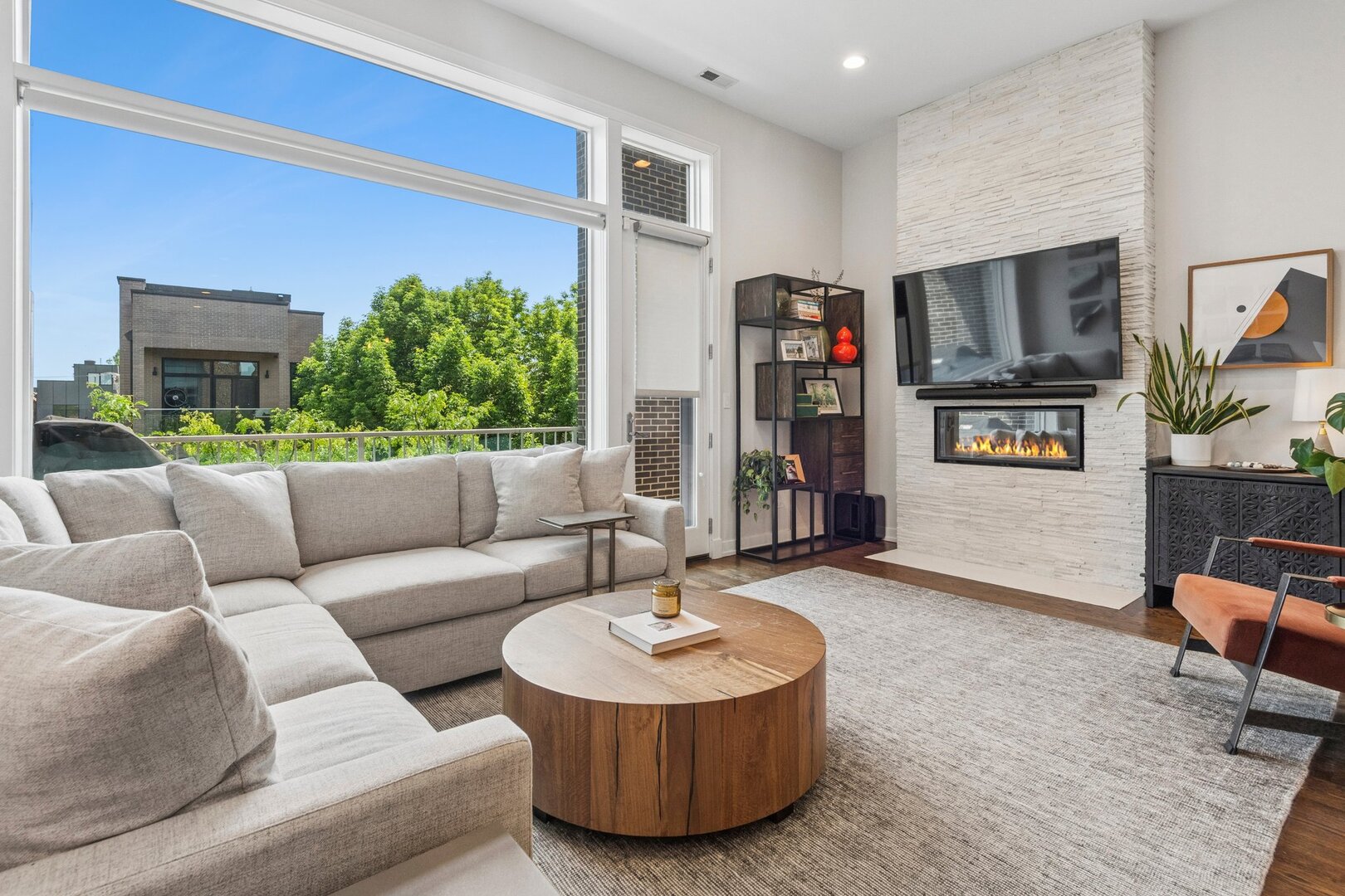 1536 W Walton Street Unit: 3