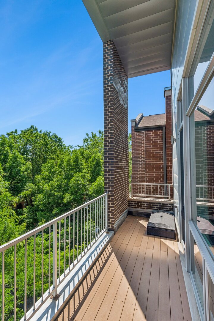 1536 W Walton Street Unit: 3