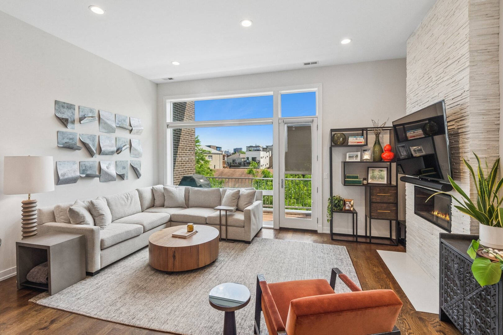 1536 W Walton Street Unit: 3