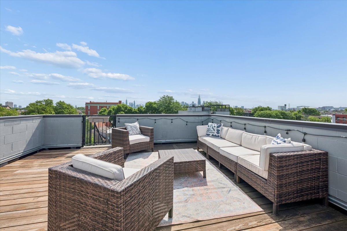 529 N Claremont Avenue Unit: 3