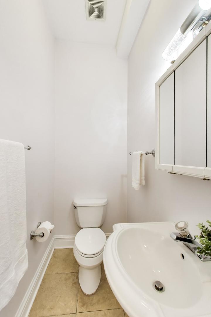 2157 W Erie Street
