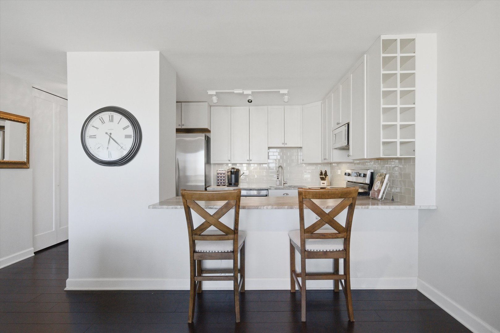 1560 N SANDBURG Terrace Unit: 2708J