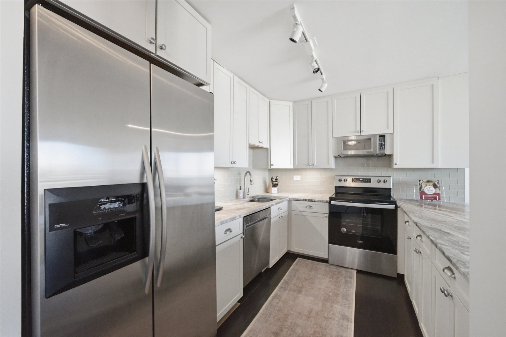 1560 N SANDBURG Terrace Unit: 2708J