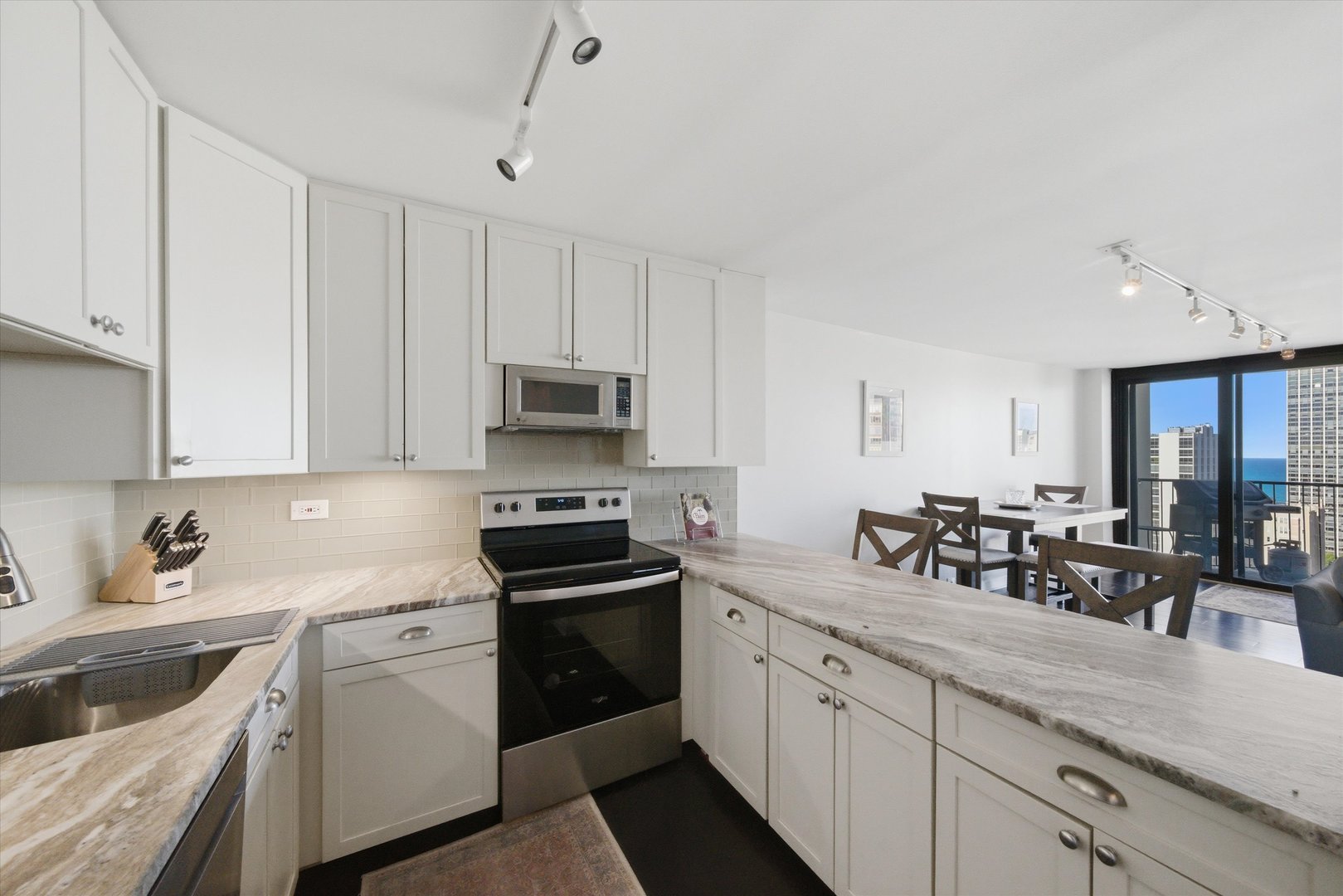 1560 N SANDBURG Terrace Unit: 2708J