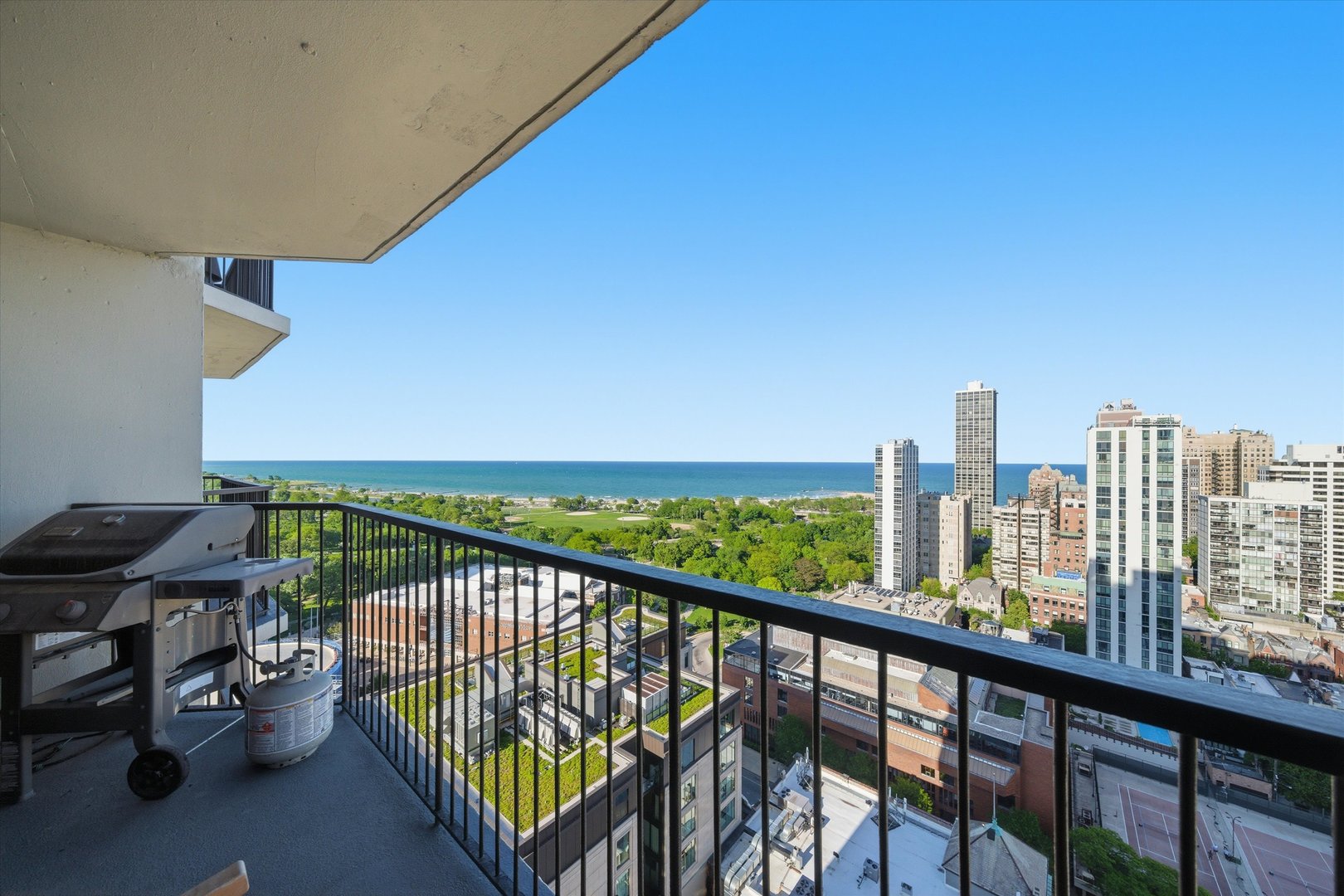 1560 N SANDBURG Terrace Unit: 2708J