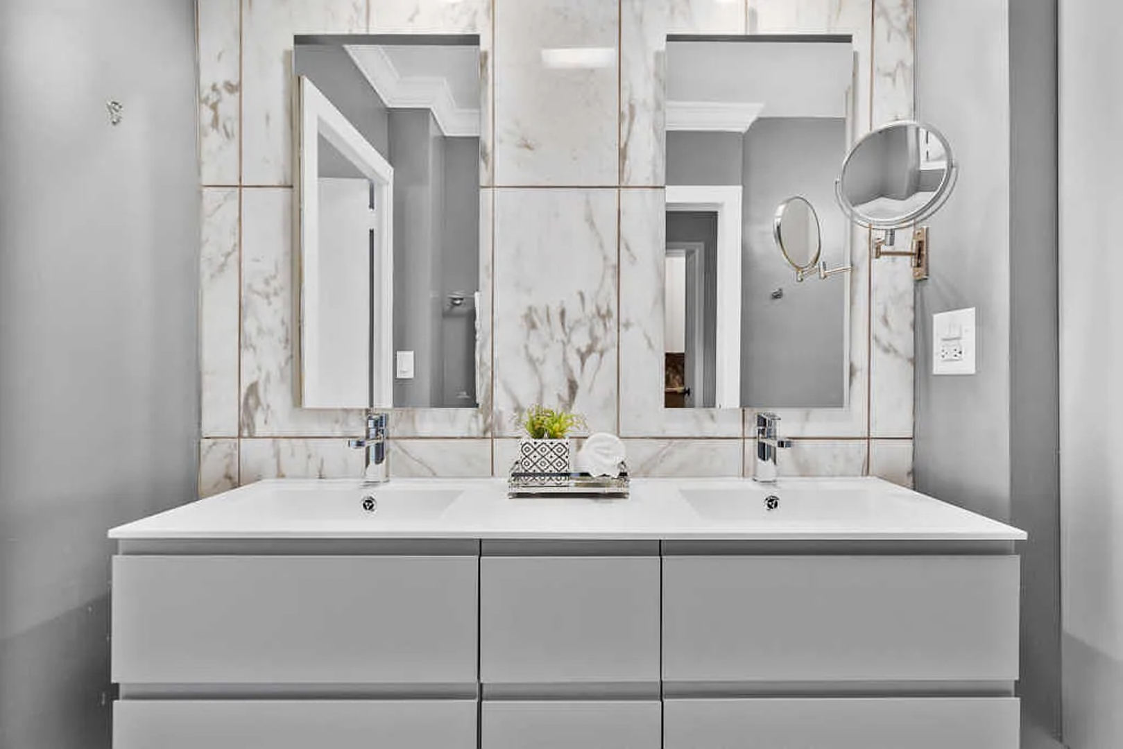 1550 N Lake Shore Drive Unit: 23E