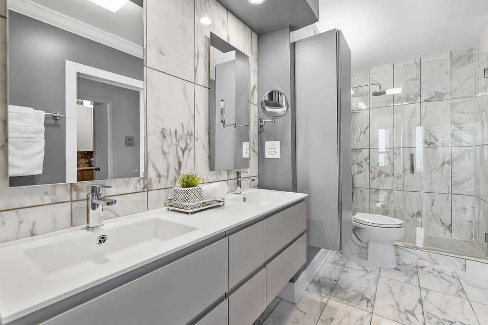 1550 N Lake Shore Drive Unit: 23E