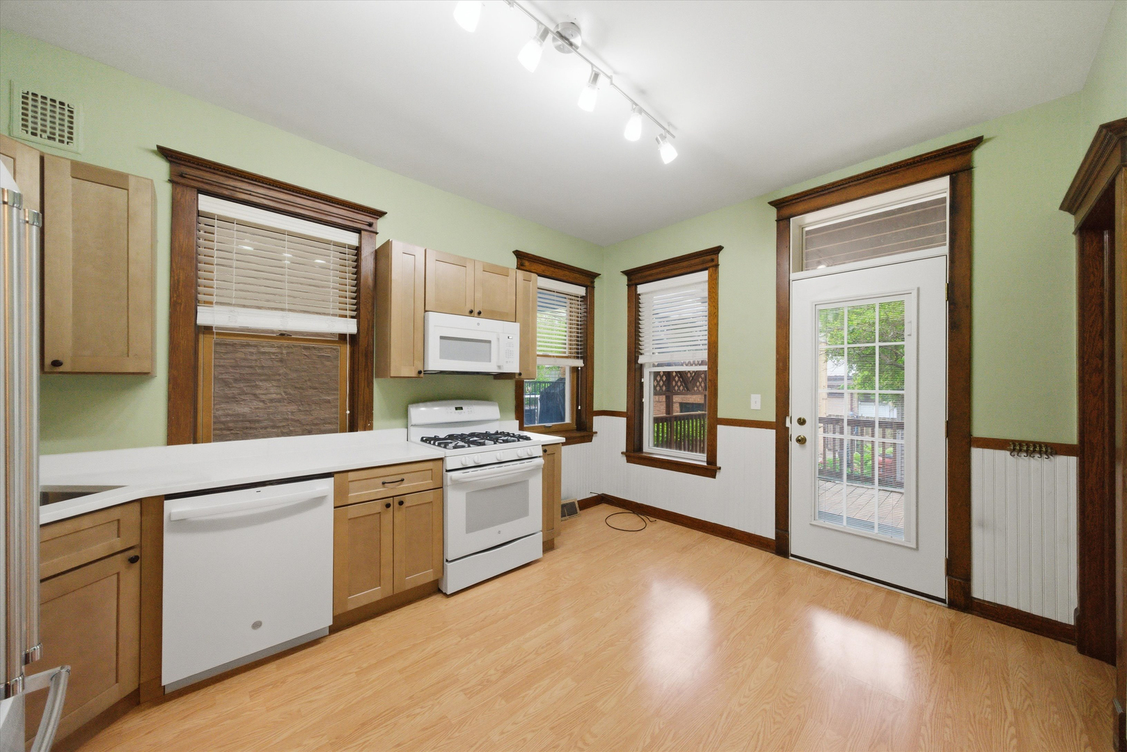 1341 W Eddy Street