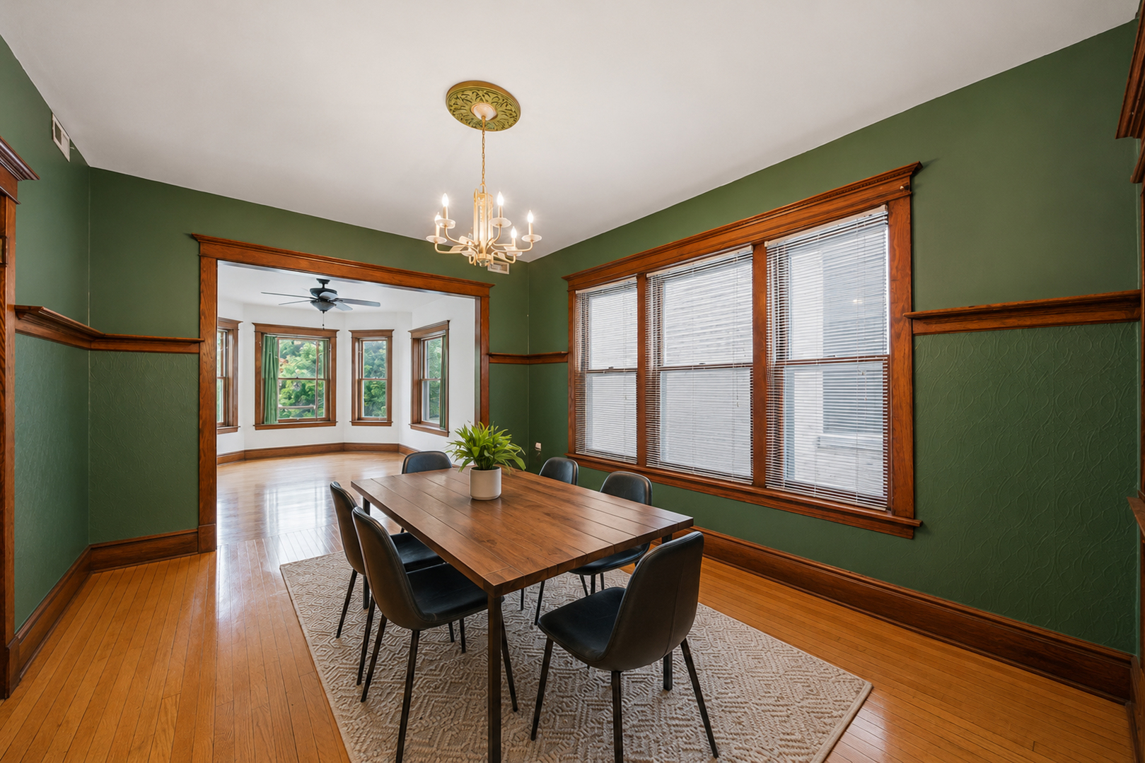 1341 W Eddy Street