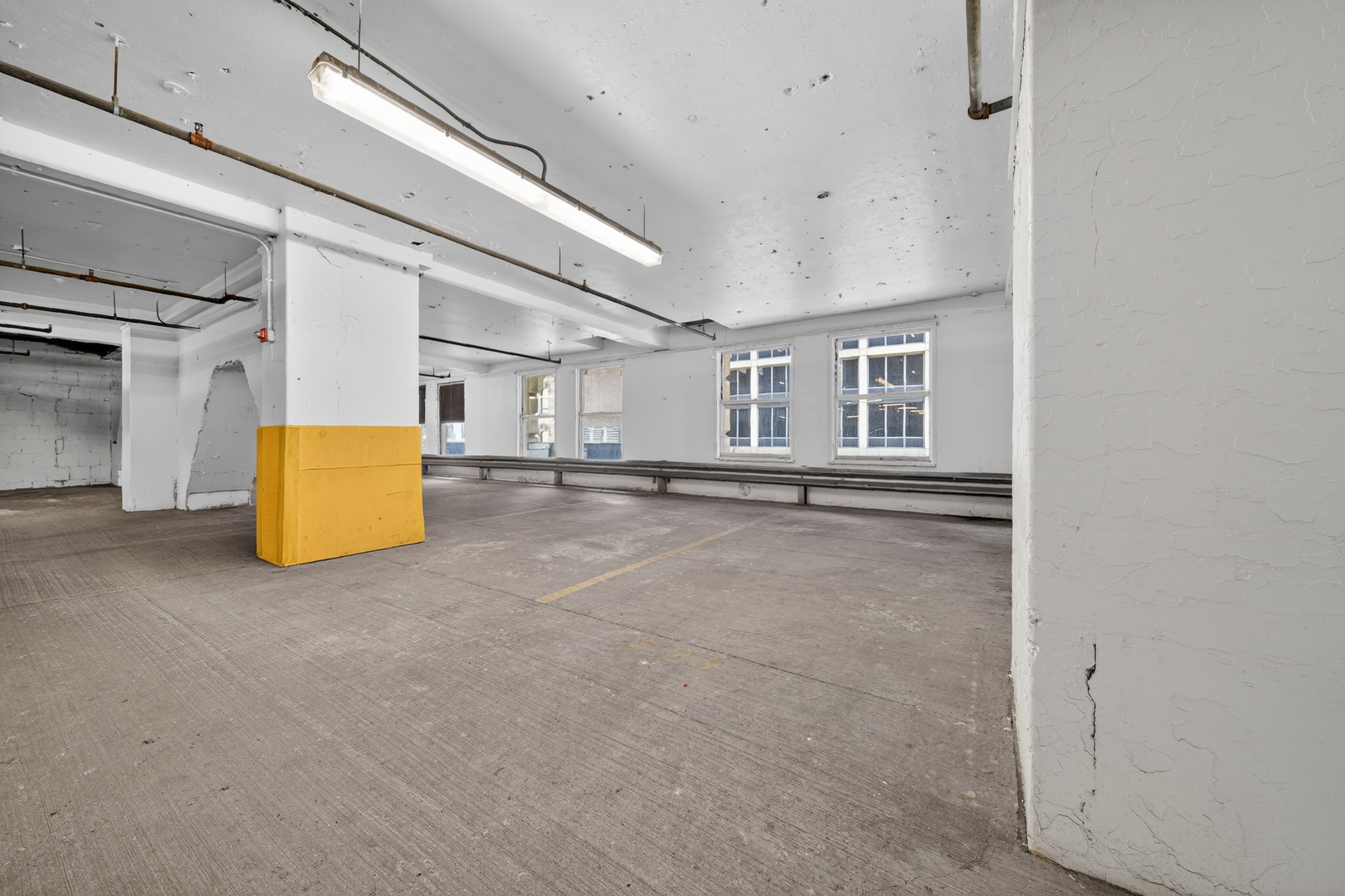 212 W Washington Street Unit: 1402