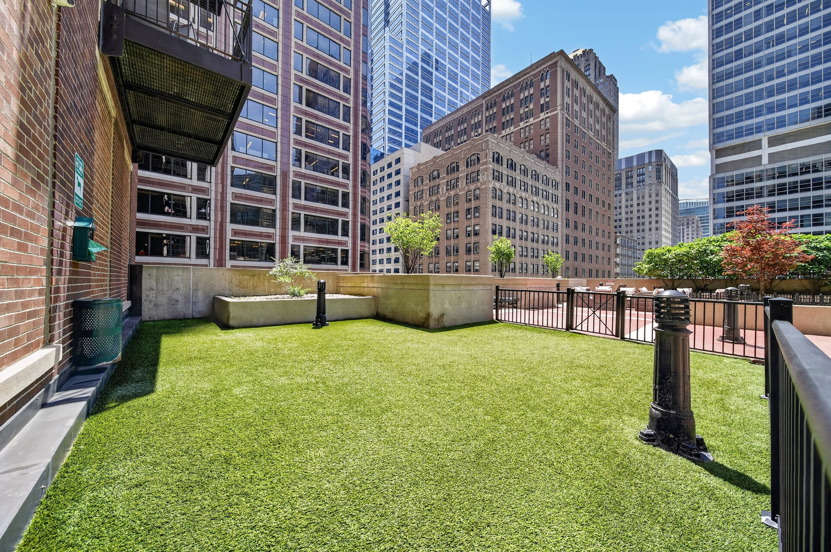 212 W Washington Street Unit: 1402