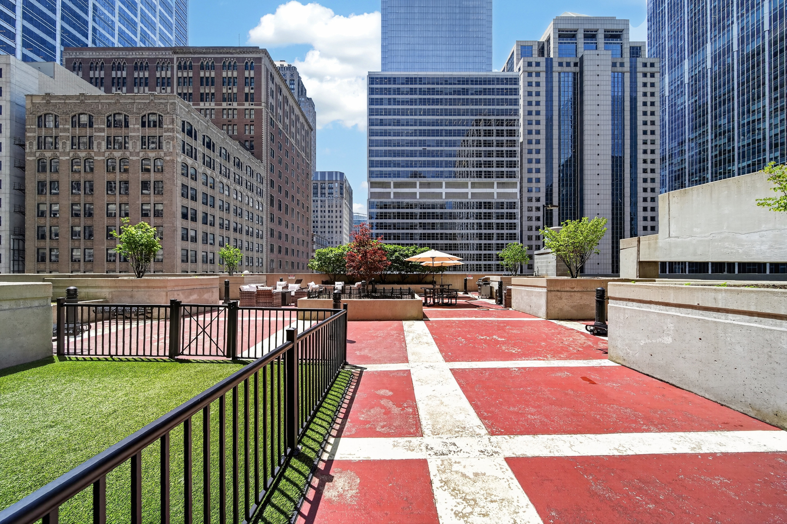 212 W Washington Street Unit: 1402
