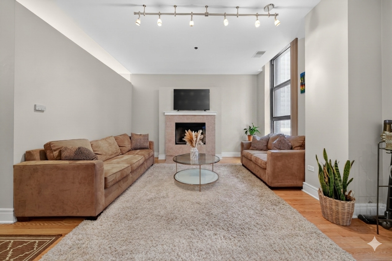 212 W Washington Street Unit: 1402