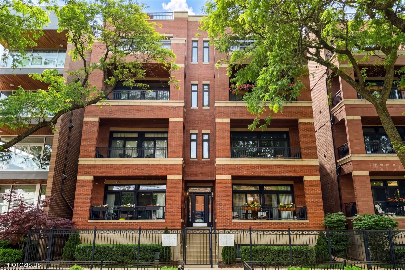2914 N Sheffield Avenue Unit: 4N