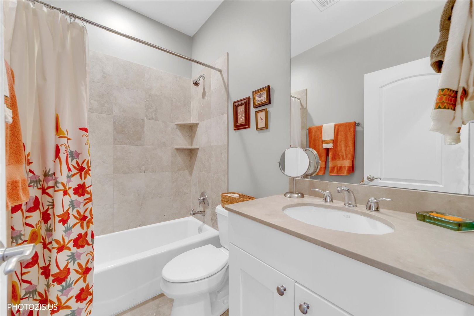 2914 N Sheffield Avenue Unit: 4N
