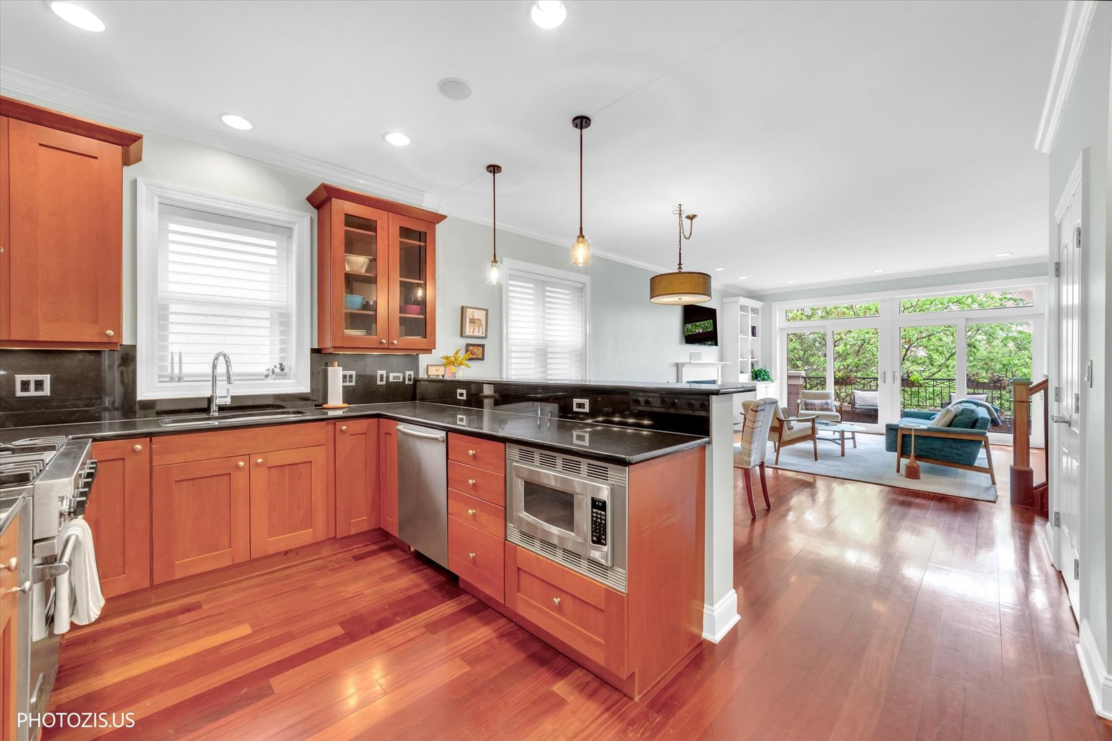 2914 N Sheffield Avenue Unit: 4N