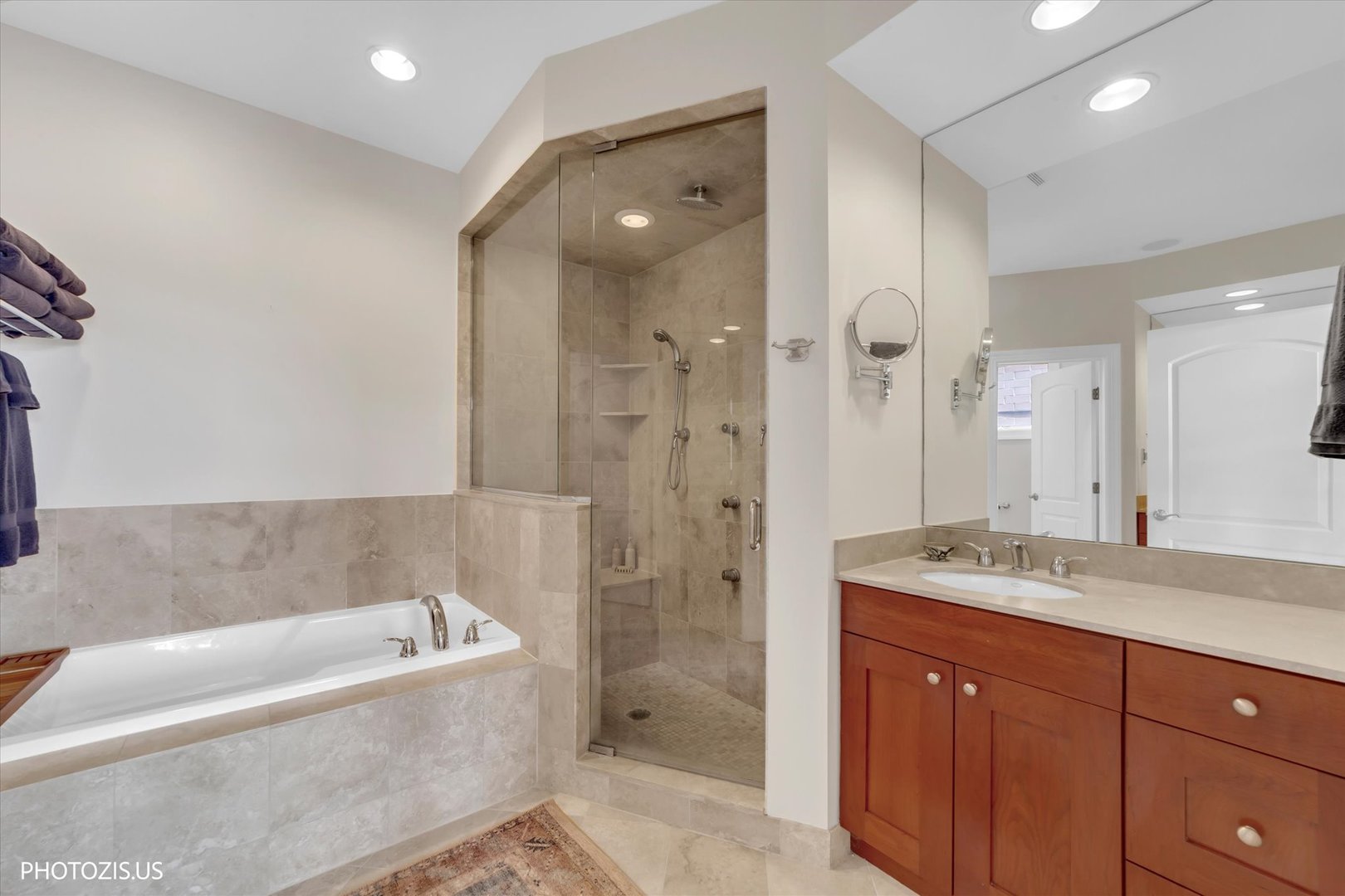 2914 N Sheffield Avenue Unit: 4N