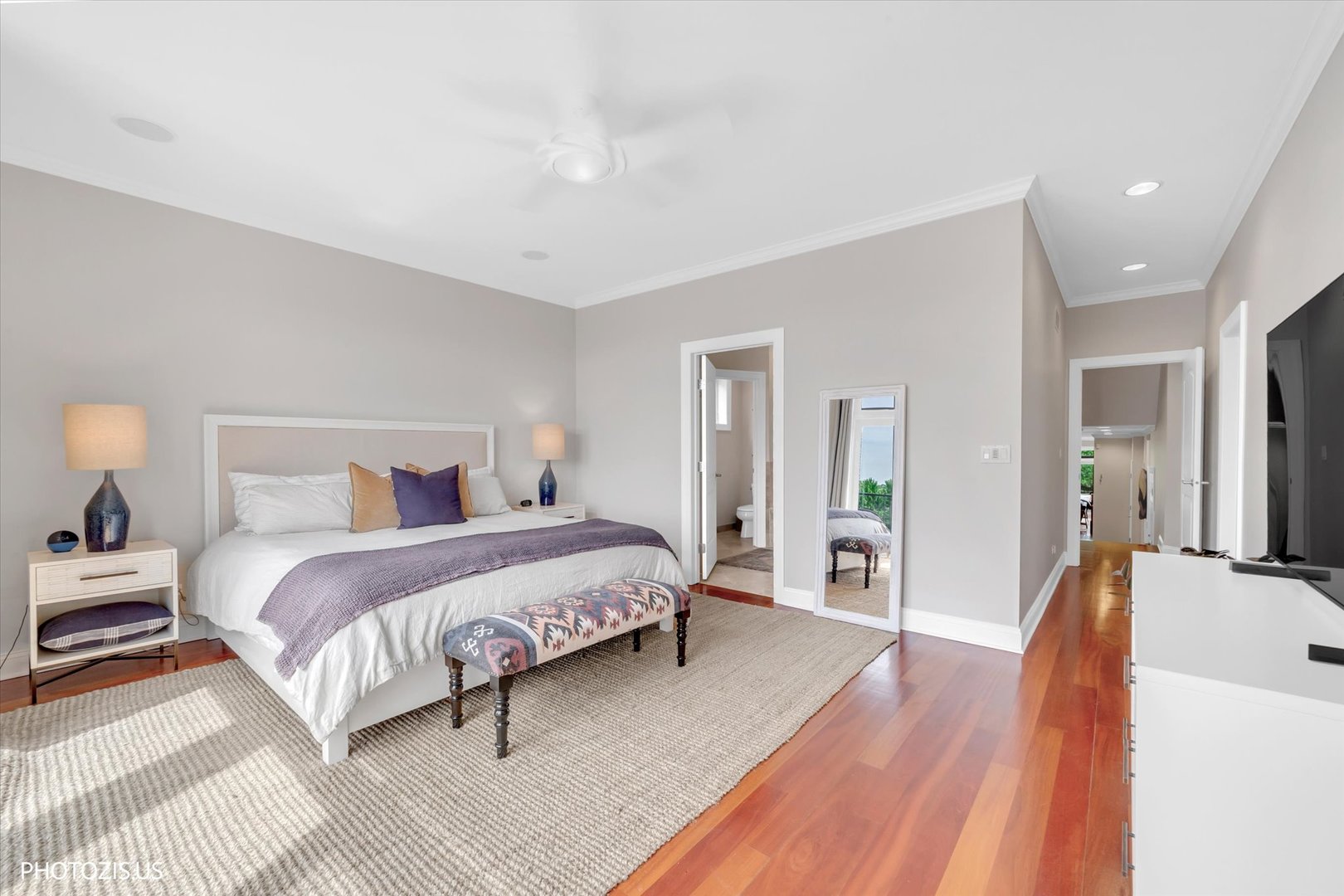 2914 N Sheffield Avenue Unit: 4N