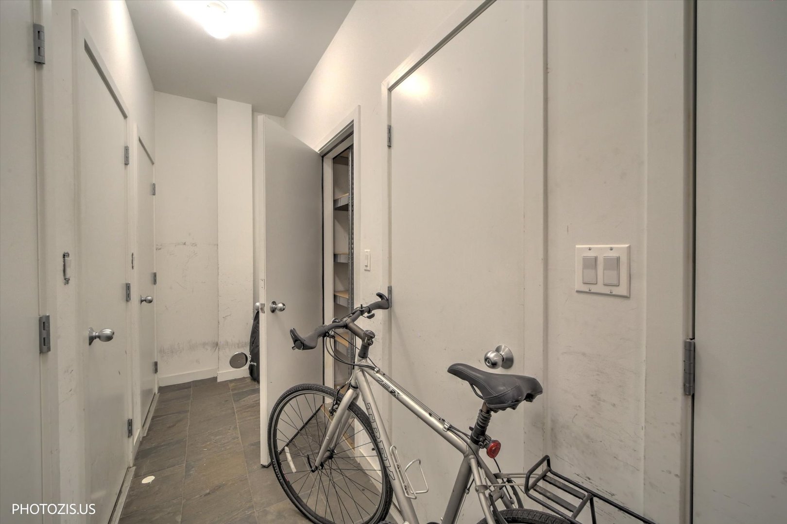 2914 N Sheffield Avenue Unit: 4N