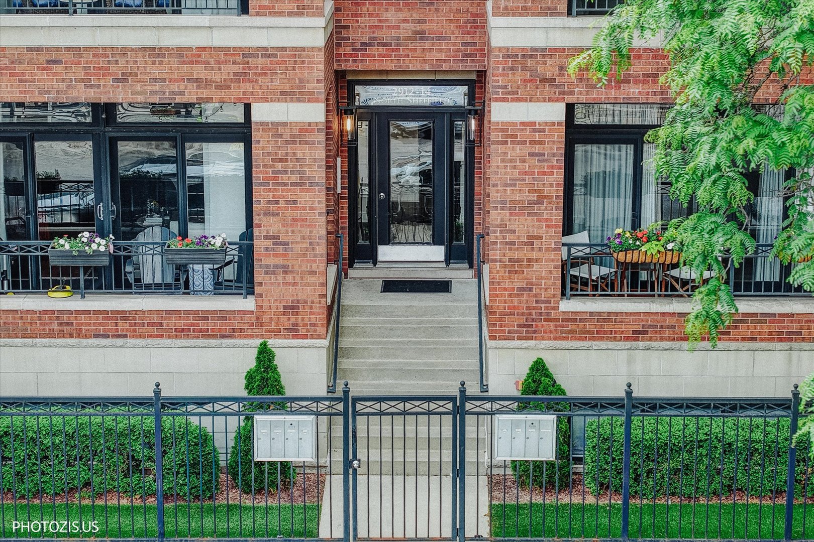 2914 N Sheffield Avenue Unit: 4N