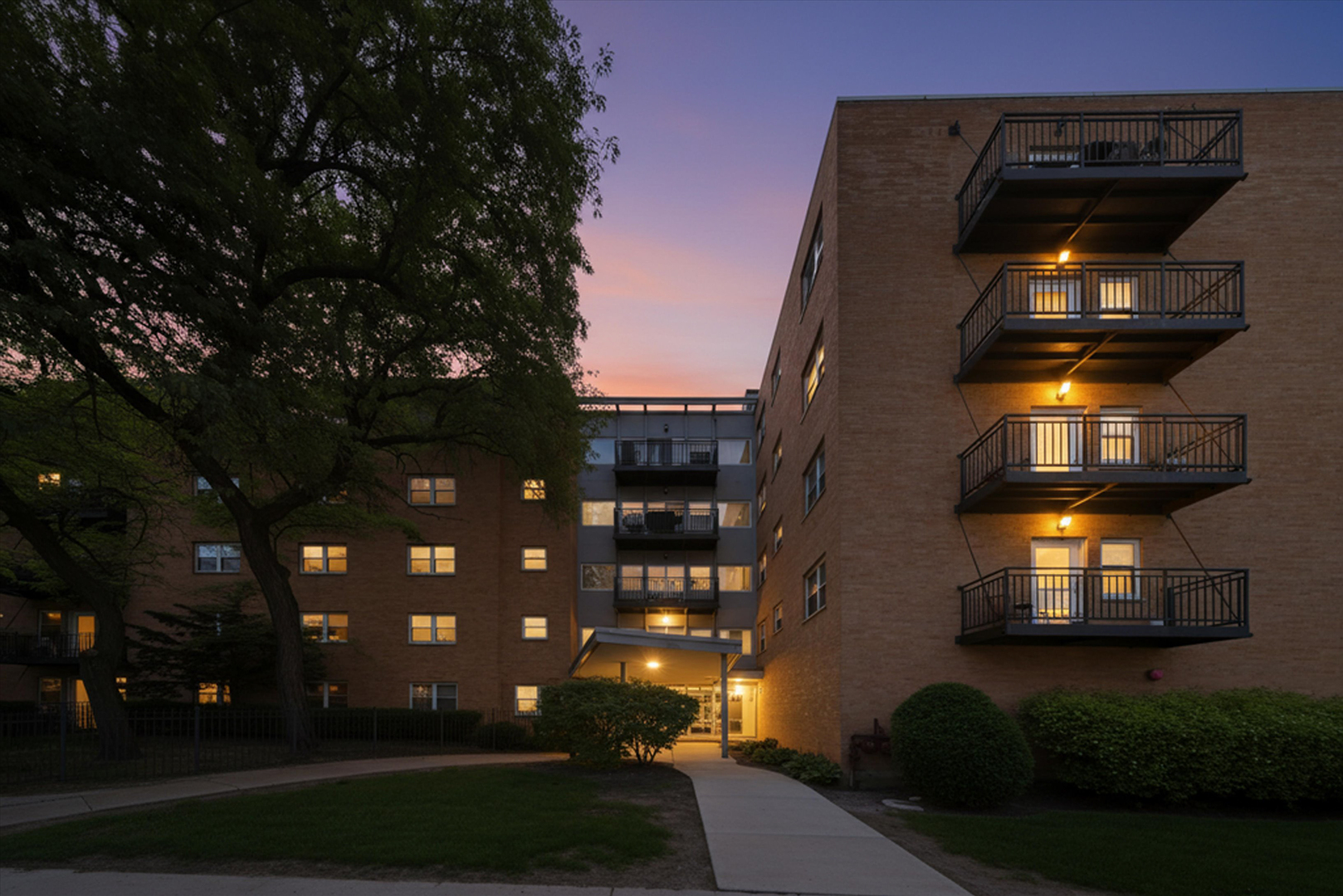 2501 W Bryn Mawr Avenue Unit: 302