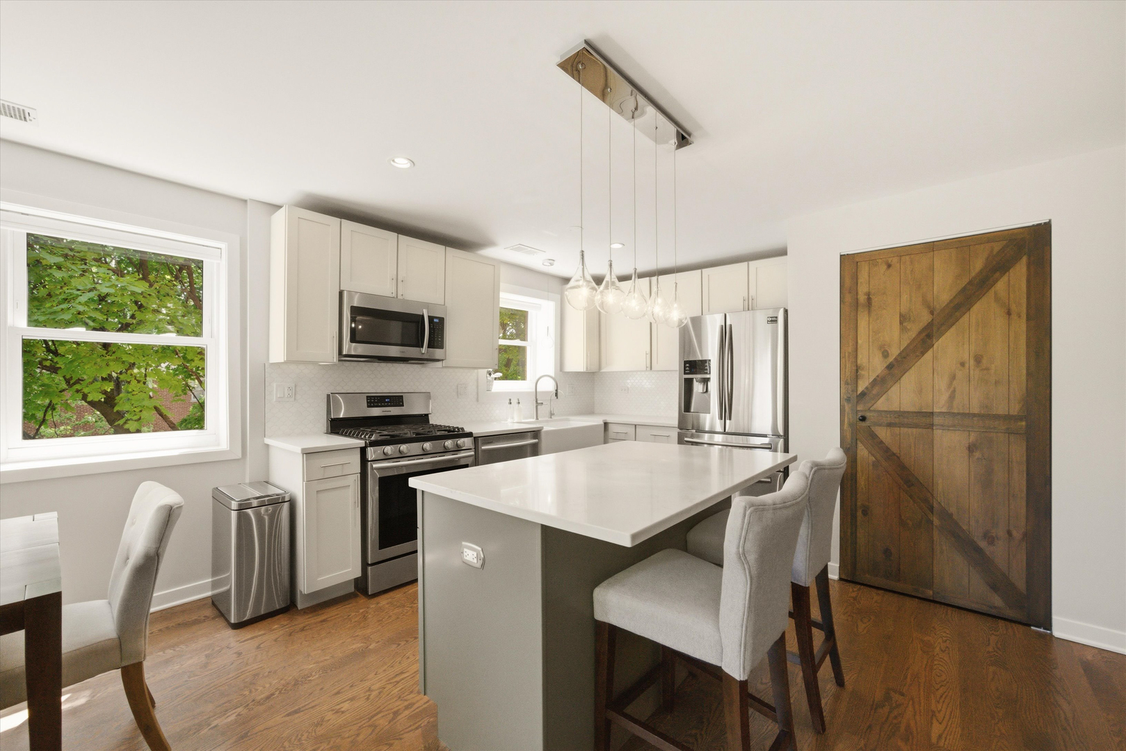 2501 W Bryn Mawr Avenue Unit: 302