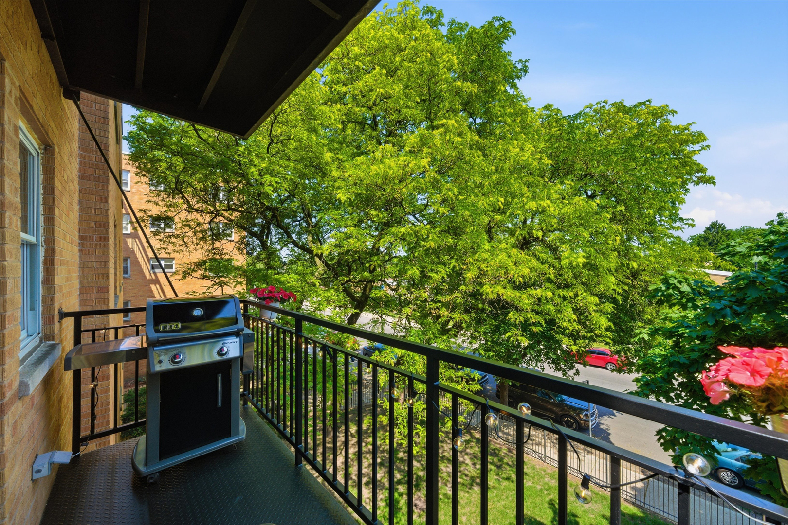 2501 W Bryn Mawr Avenue Unit: 302