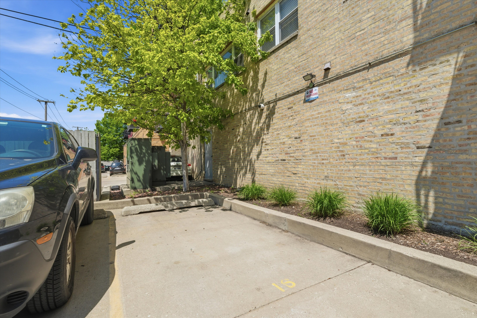 2501 W Bryn Mawr Avenue Unit: 302