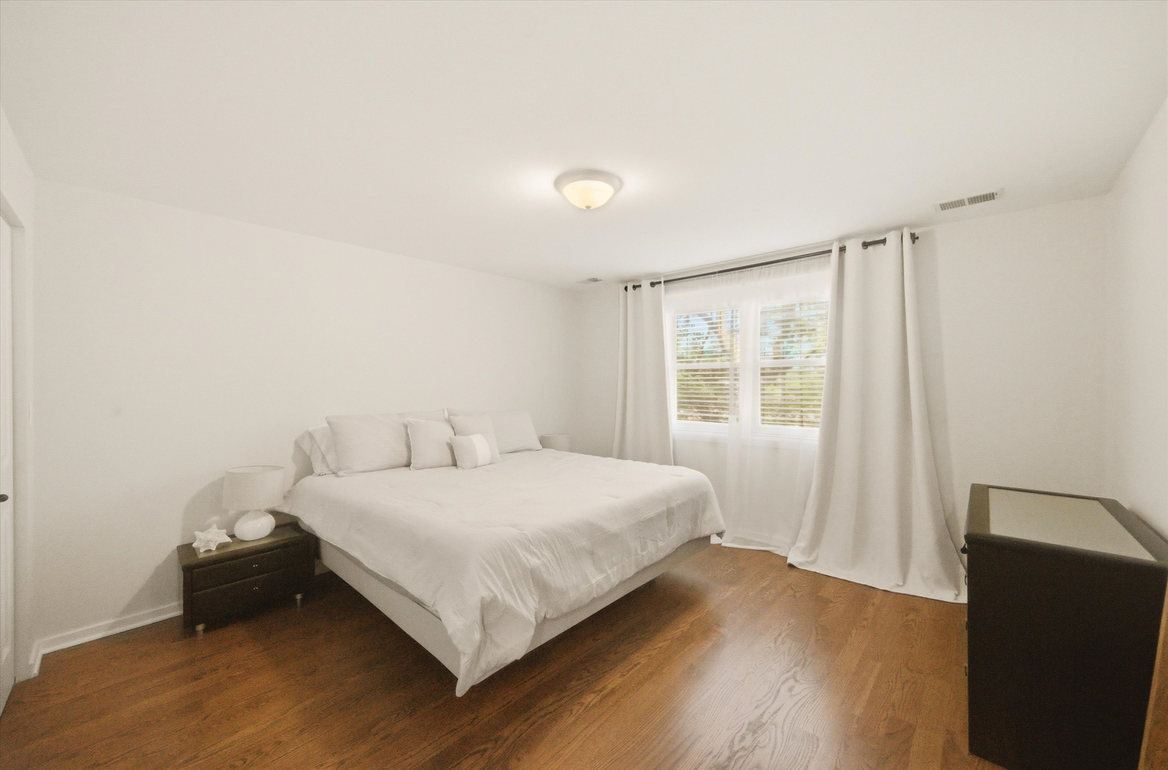 2501 W Bryn Mawr Avenue Unit: 302