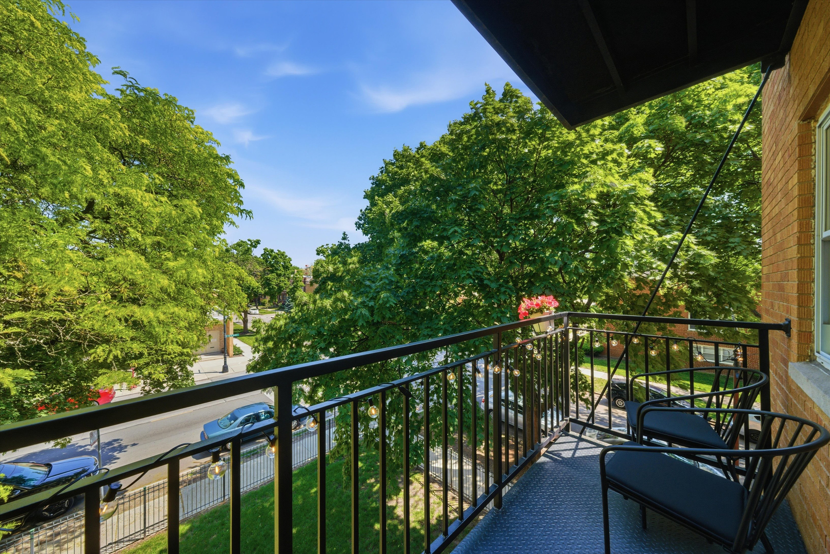 2501 W Bryn Mawr Avenue Unit: 302